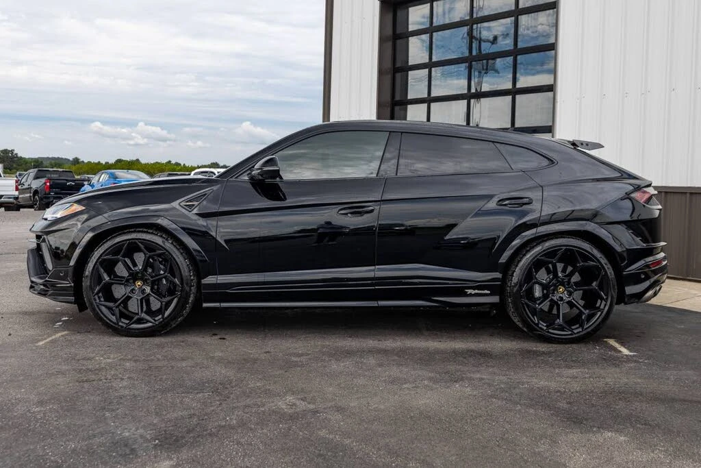 2024 Lamborghini Urus Performante - Image 2 of 15