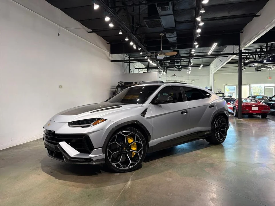 2024 Lamborghini Urus Performante - Image 2 of 31