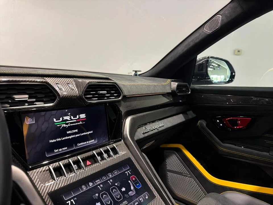 2024 Lamborghini Urus Performante - Image 24 of 31