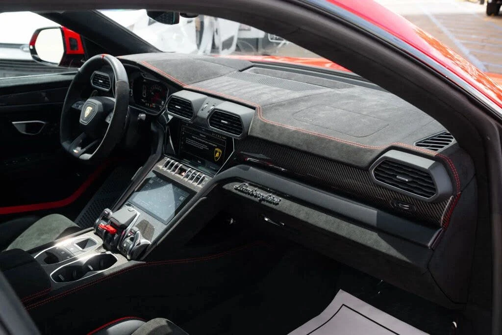 2024 Lamborghini Urus Performante - Image 31 of 31