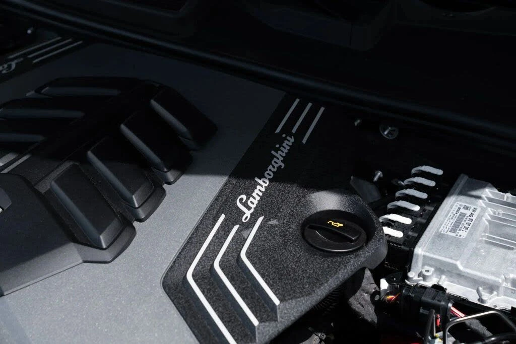 2024 Lamborghini Urus Performante - Image 14 of 31