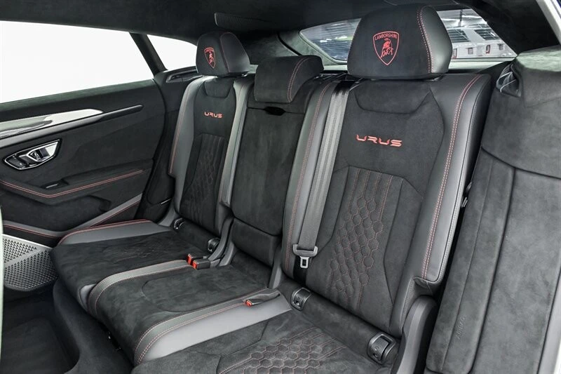 2024 Lamborghini Urus Performante - Image 25 of 31