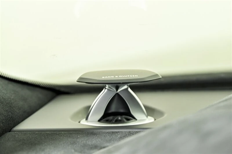 2024 Lamborghini Urus Performante - Image 27 of 31