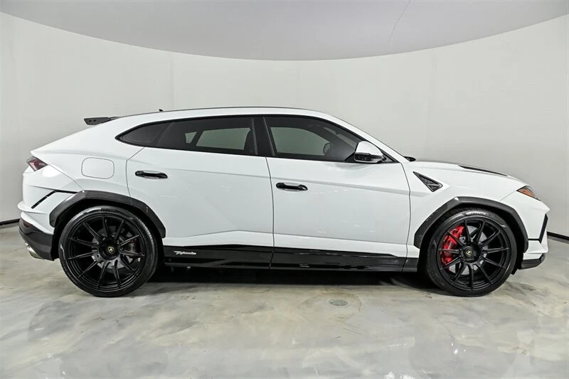2024 Lamborghini Urus Performante - Image 14 of 31