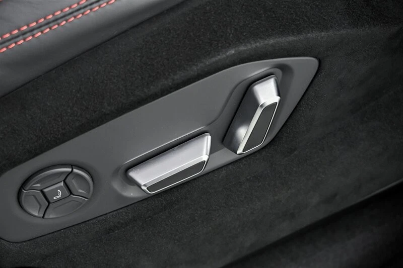 2024 Lamborghini Urus Performante - Image 24 of 31