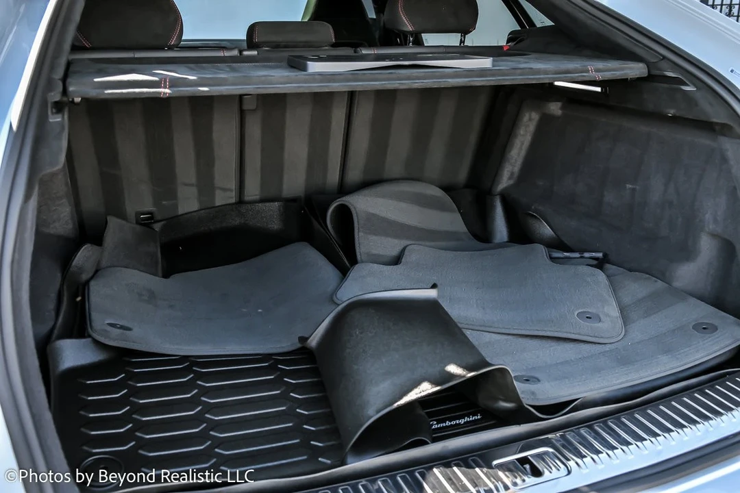 2024 Lamborghini Urus Performante - Image 16 of 21