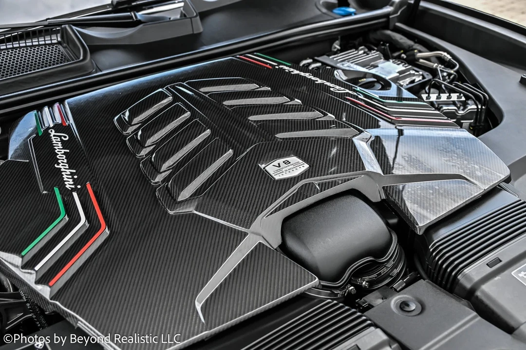 2024 Lamborghini Urus Performante - Image 19 of 21
