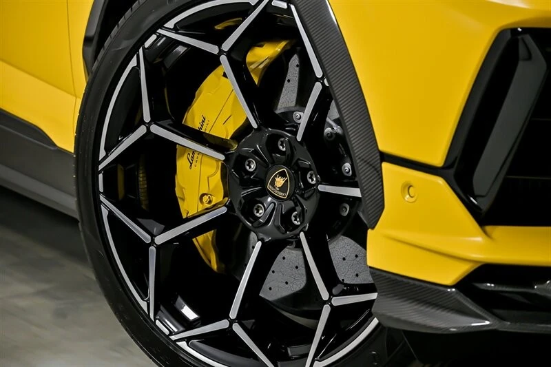 2024 Lamborghini Urus Performante - Image 4 of 21