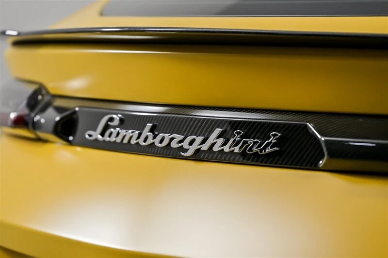 2024 Lamborghini Urus Performante - Image 18 of 21