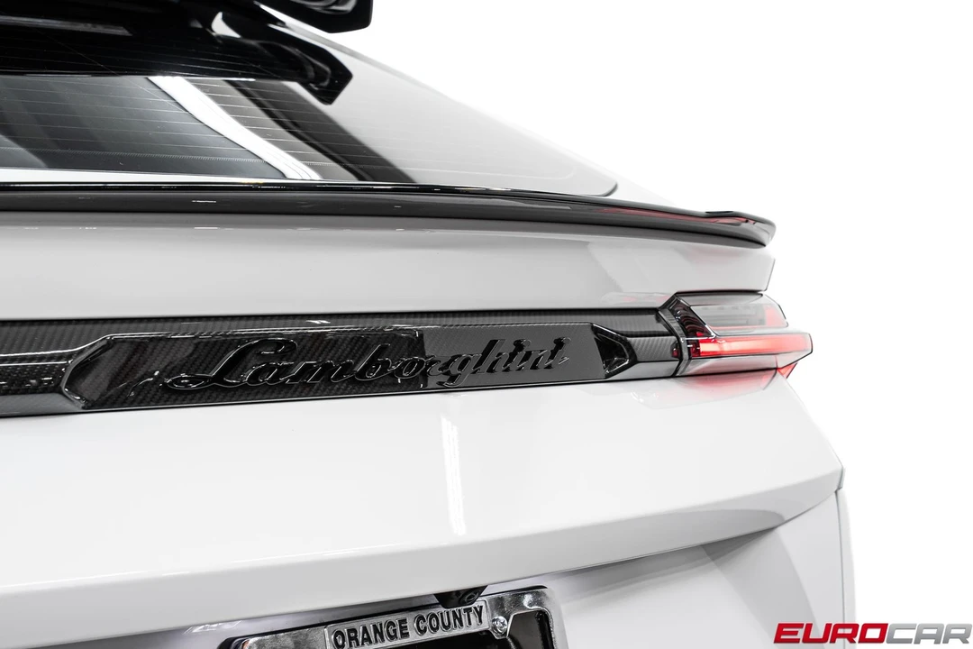 2024 Lamborghini Urus Performante - Image 28 of 31