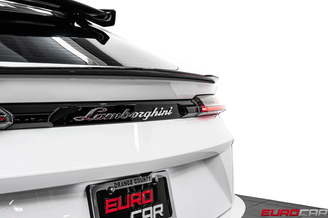 2024 Lamborghini Urus Performante - Image 24 of 31