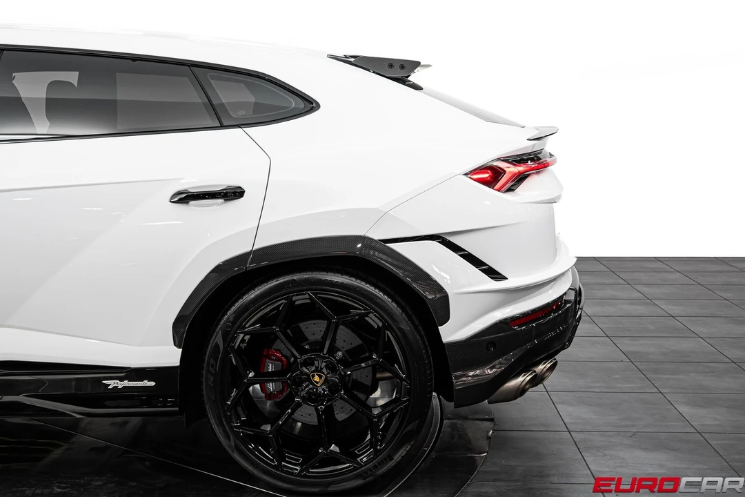 2024 Lamborghini Urus Performante - Image 18 of 31