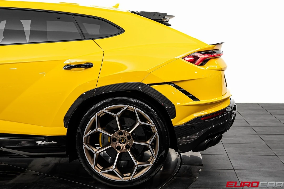 2024 Lamborghini Urus Performante - Image 18 of 31