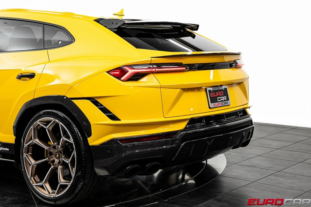 2024 Lamborghini Urus Performante - Image 19 of 31