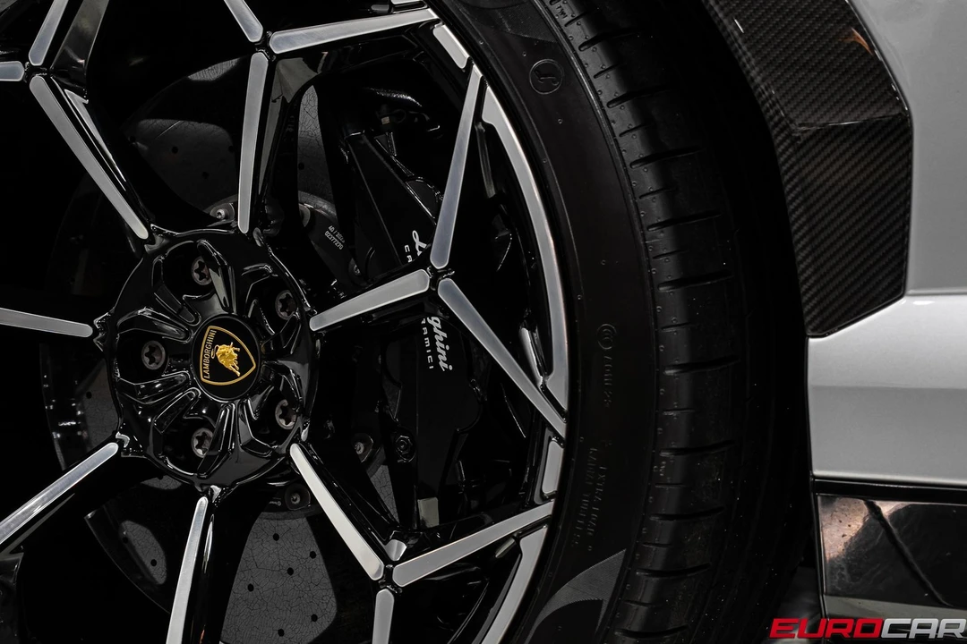 2024 Lamborghini Urus Performante - Image 31 of 31