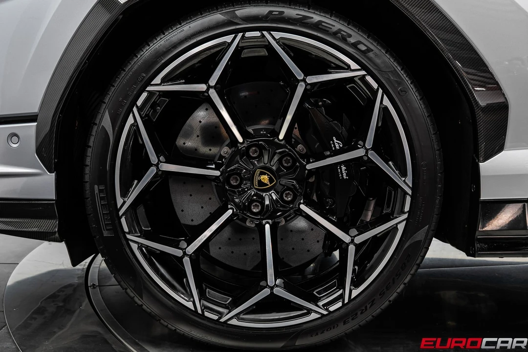 2024 Lamborghini Urus Performante - Image 30 of 31