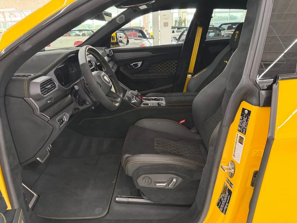 2024 Lamborghini Urus Performante - Image 17 of 20