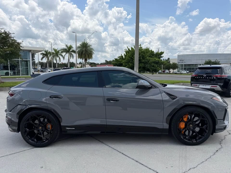2024 Lamborghini Urus Performante - Image 4 of 15