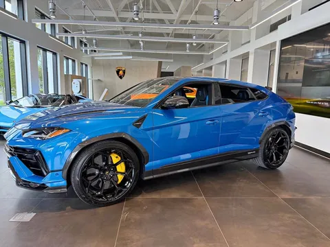 2024 Lamborghini Urus Performante