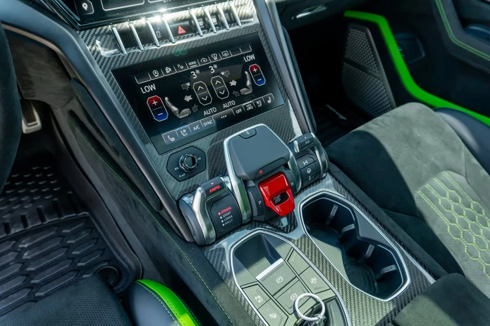 2024 Lamborghini Urus Performante - Image 14 of 20