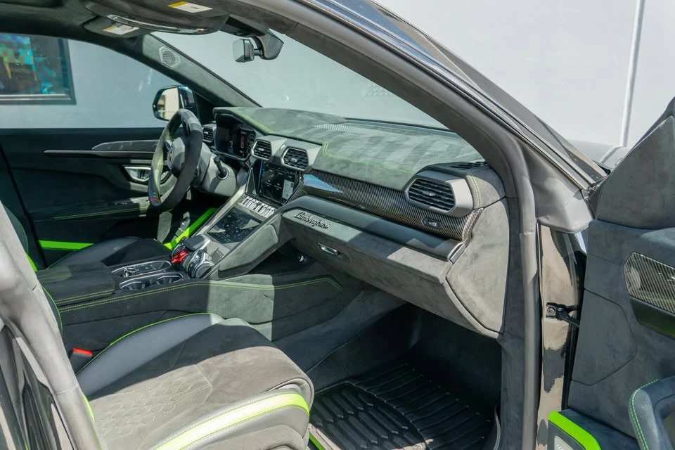 2024 Lamborghini Urus Performante - Image 17 of 20