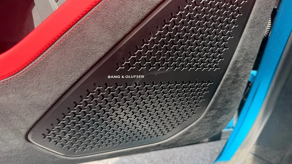 2024 Lamborghini Urus Performante - Image 9 of 11