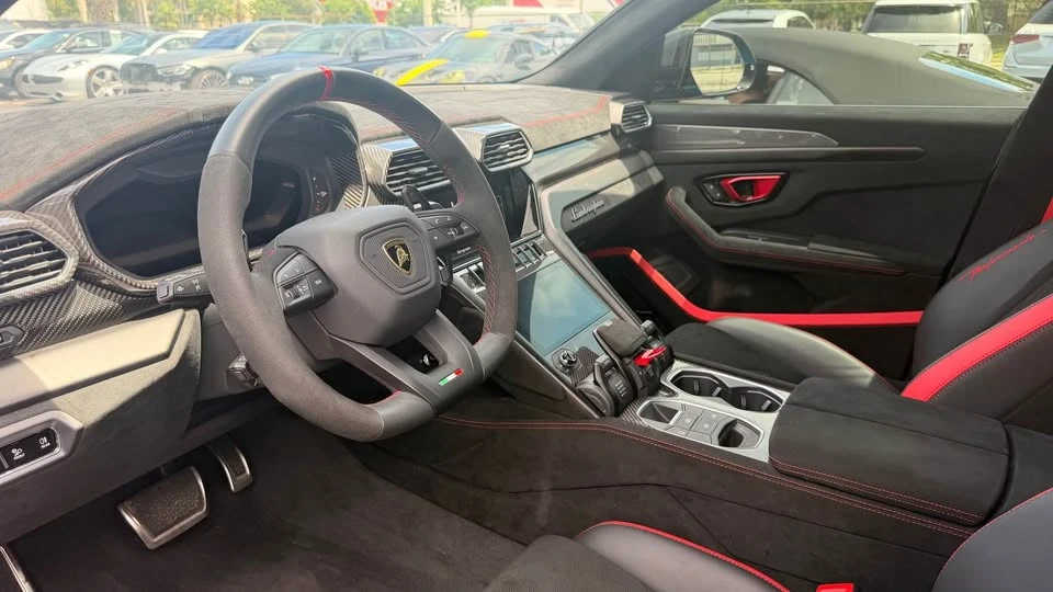 2024 Lamborghini Urus Performante - Image 7 of 11