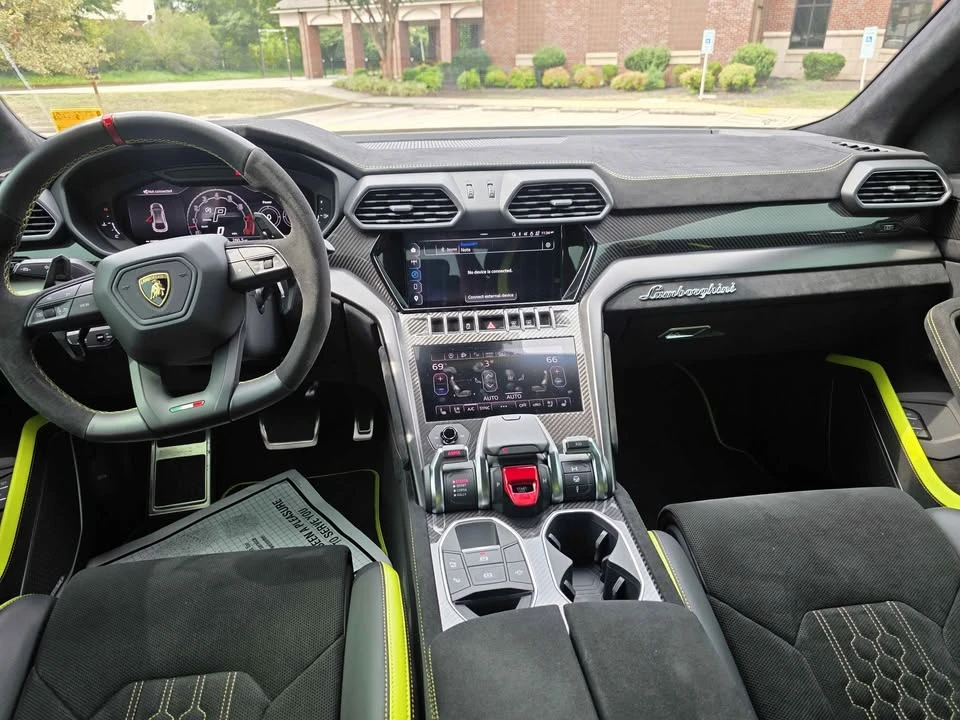 2024 Lamborghini Urus Performante - Image 7 of 10