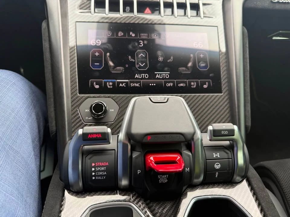 2024 Lamborghini Urus Performante - Image 19 of 20