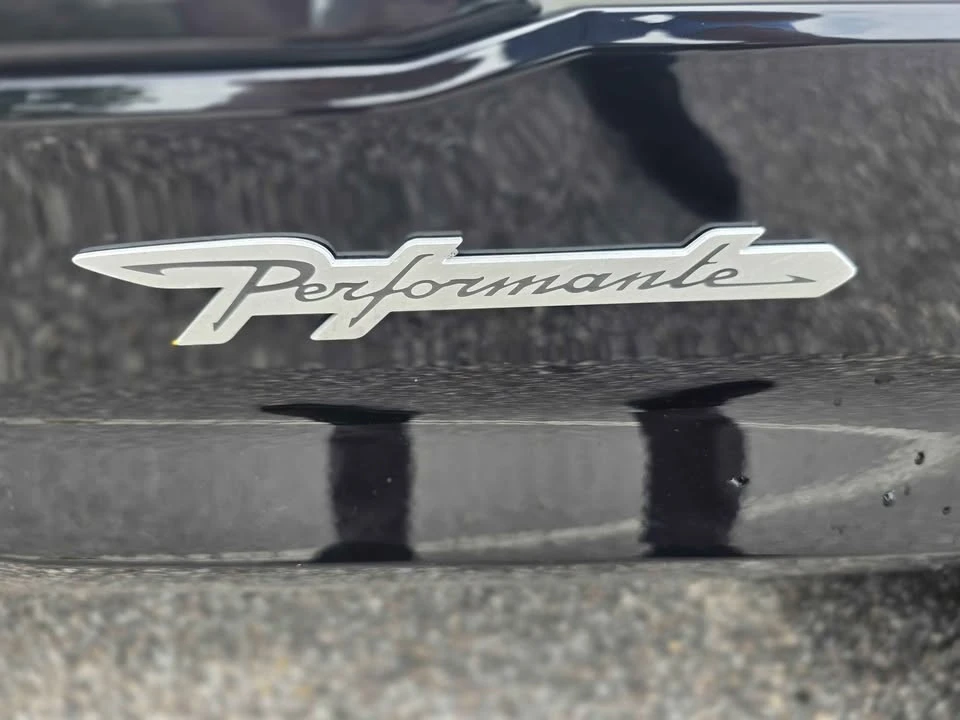 2024 Lamborghini Urus Performante - Image 5 of 10