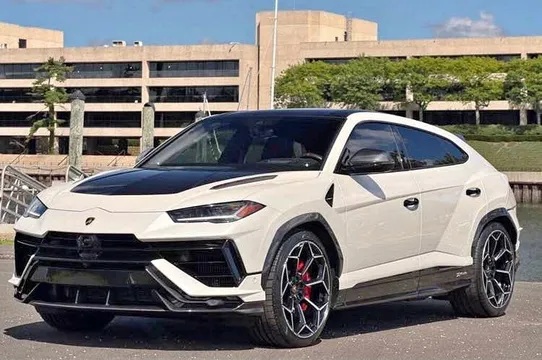 2024 Lamborghini Urus Performante