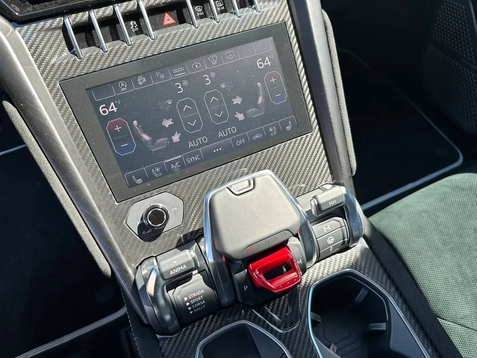2024 Lamborghini Urus Performante - Image 19 of 20