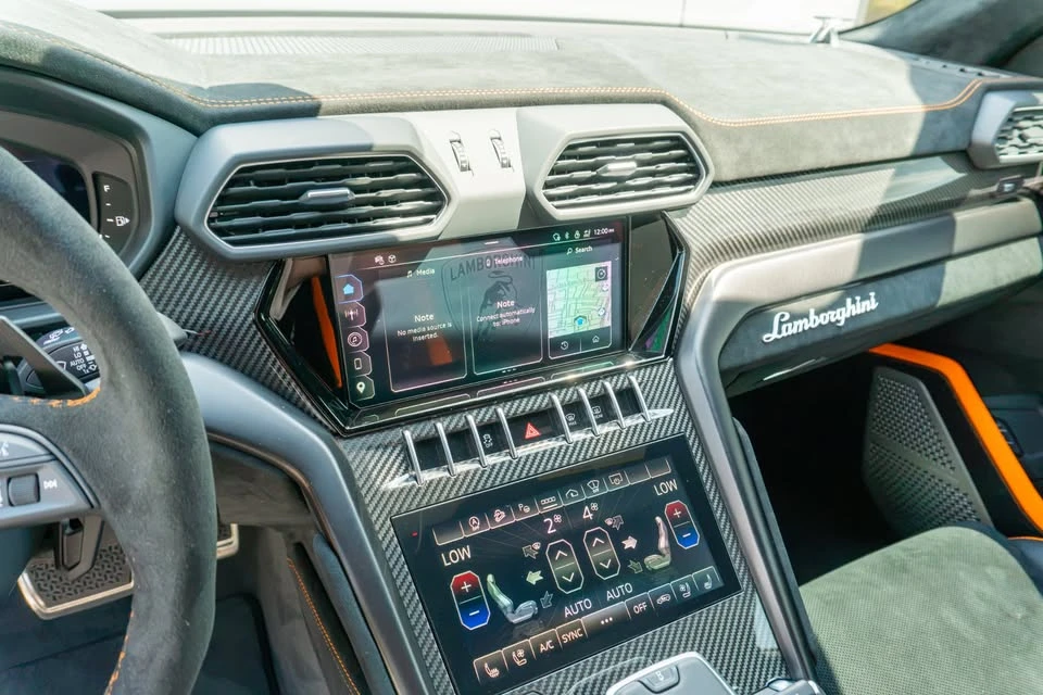 2024 Lamborghini Urus Performante - Image 14 of 20