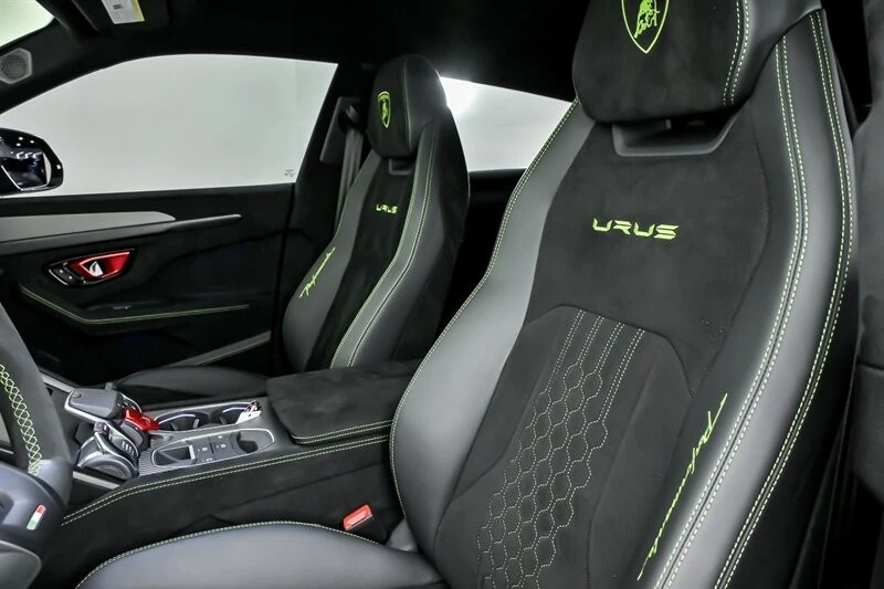 2024 Lamborghini - Image 24 of 31