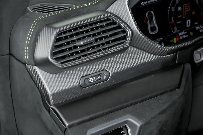2024 Lamborghini Urus Performante - Image 24 of 31