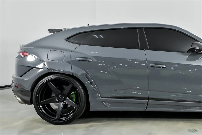 2024 Lamborghini - Image 13 of 31