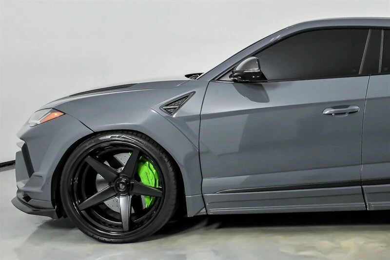 2024 Lamborghini - Image 7 of 31
