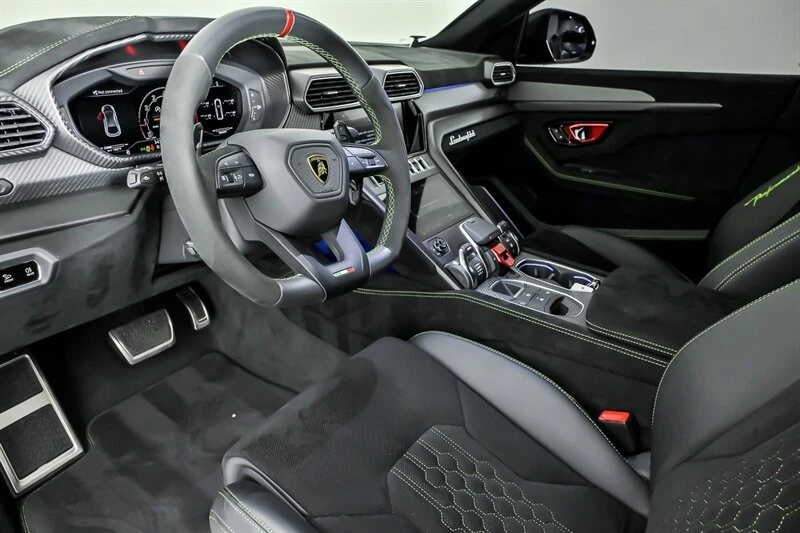 2024 Lamborghini - Image 22 of 31