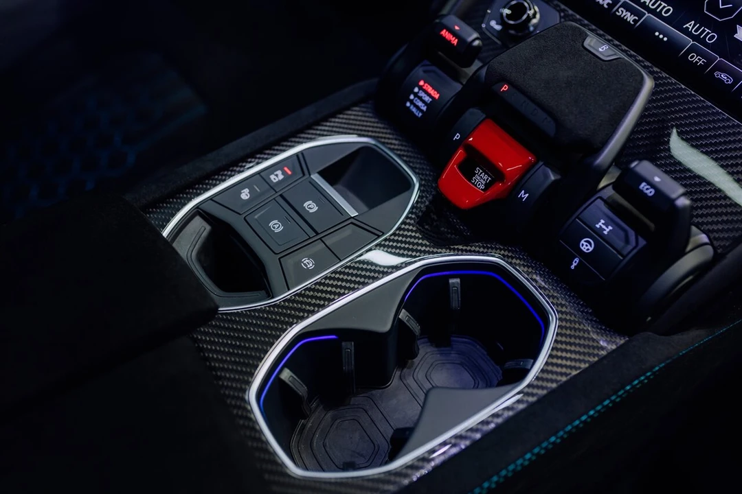2024 Lamborghini Urus Performante - Image 19 of 31