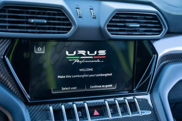2024 Lamborghini Urus Performante - Image 18 of 20