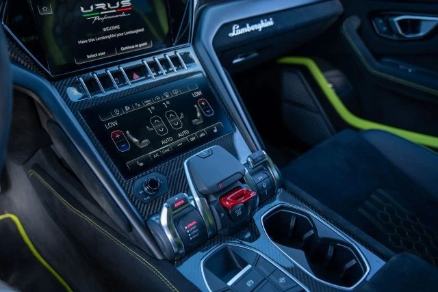2024 Lamborghini Urus Performante - Image 19 of 20