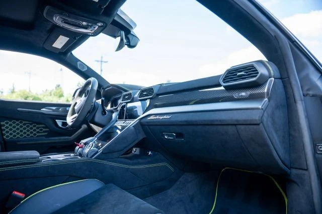 2024 Lamborghini Urus Performante - Image 15 of 20