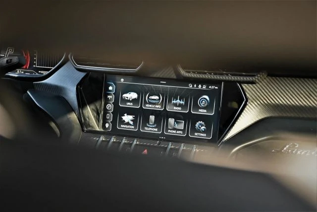 2024 Lamborghini Urus Performante - Image 15 of 21