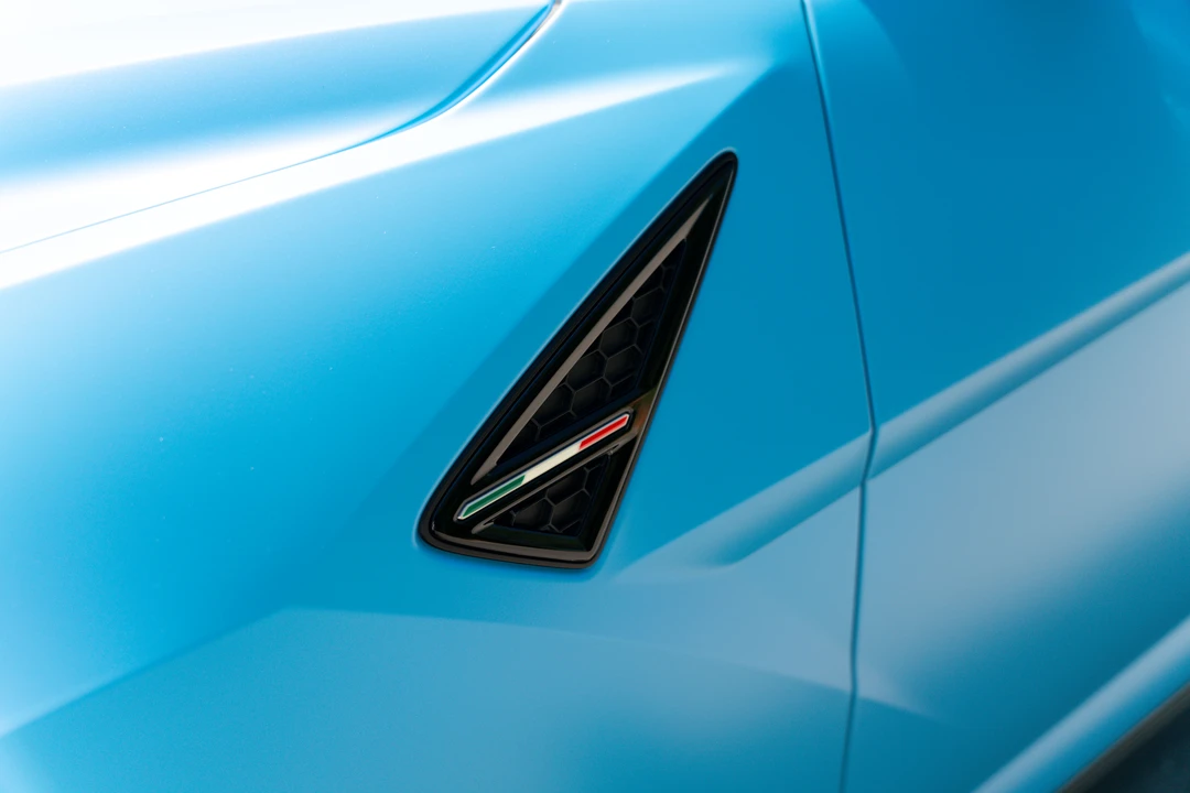2024 Lamborghini Urus Performante - Image 15 of 31