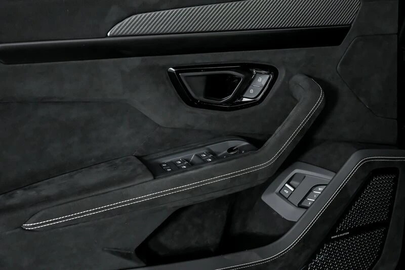 2024 Lamborghini Urus Performante - Image 18 of 21