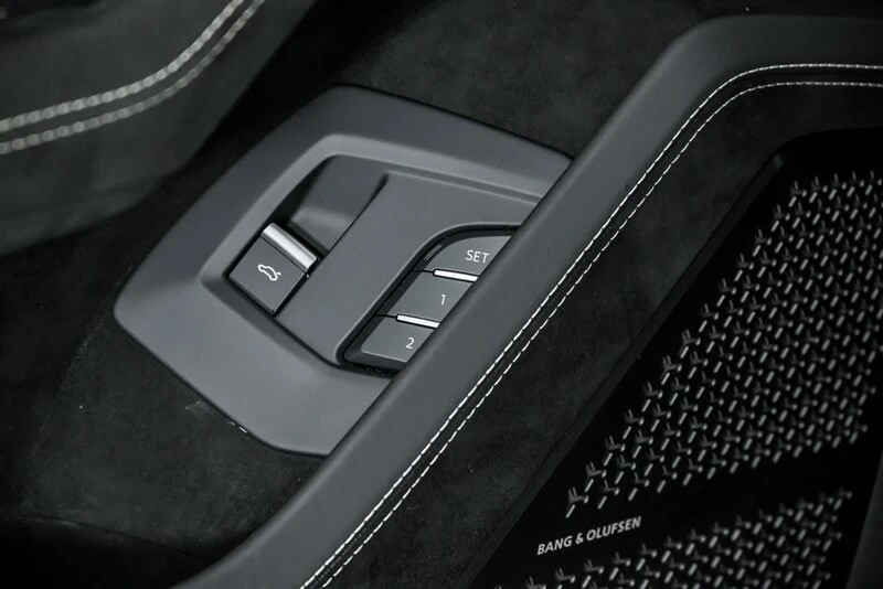 2024 Lamborghini Urus Performante - Image 19 of 21