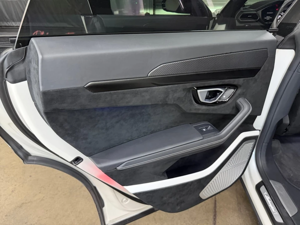 2024 Lamborghini Urus Performante - Image 14 of 25