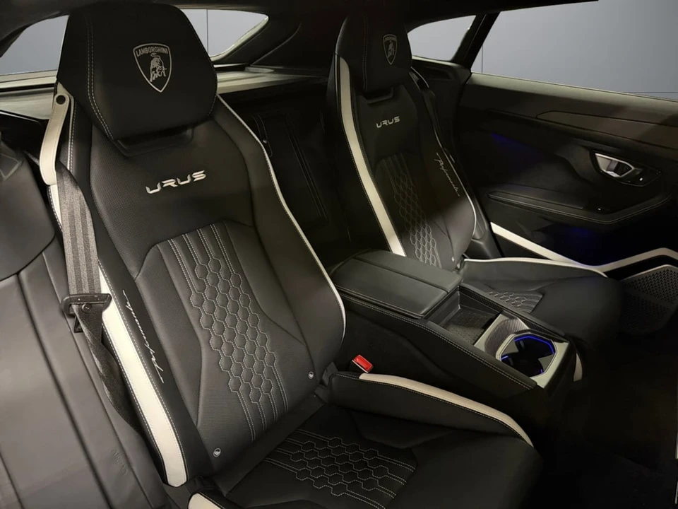 2024 Lamborghini Urus Performante - Image 19 of 25