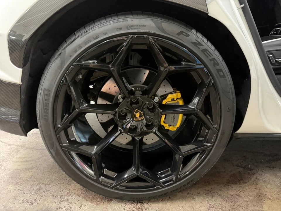 2024 Lamborghini Urus Performante - Image 24 of 25