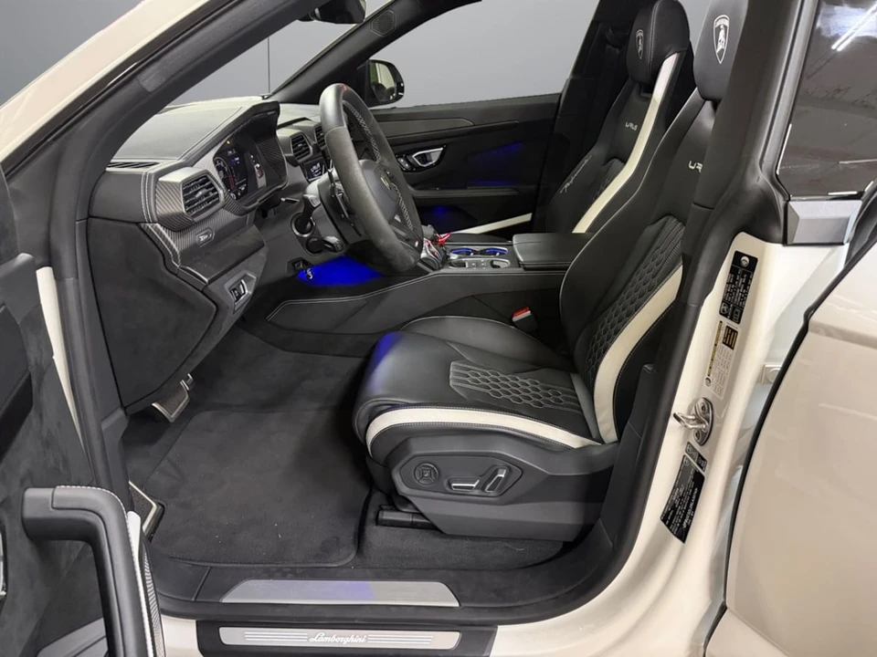 2024 Lamborghini Urus Performante - Image 9 of 25